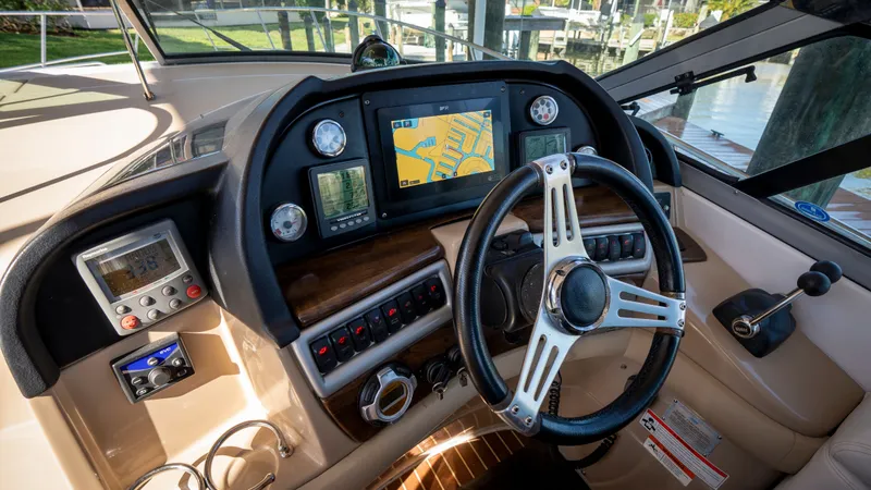 Slide: The Image of Four Winns 358 Vista 2009 - 19