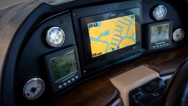 Slide: The Image of Four Winns 358 Vista 2009 - 20