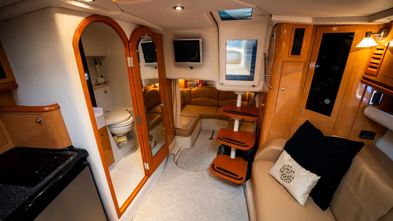 Slide: The Image of Four Winns 358 Vista 2009 - 30