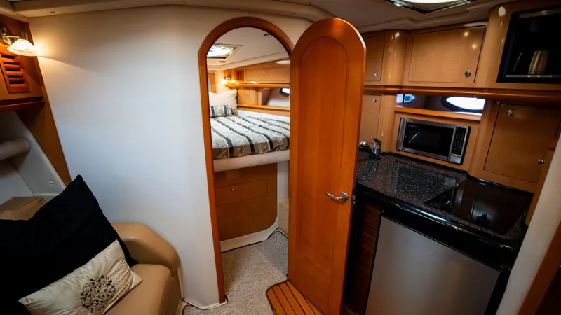 Slide: The Image of Four Winns 358 Vista 2009 - 33