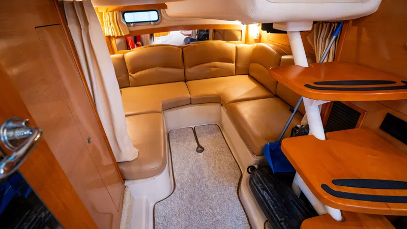 Slide: The Image of Four Winns 358 Vista 2009 - 40