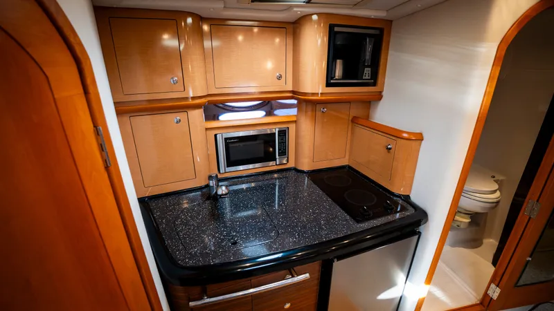 Slide: The Image of Four Winns 358 Vista 2009 - 43