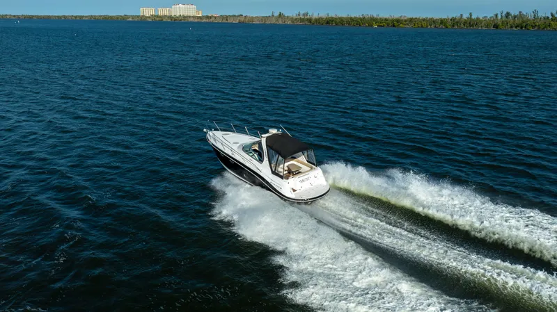 Slide: The Image of Four Winns 358 Vista 2009 - 8