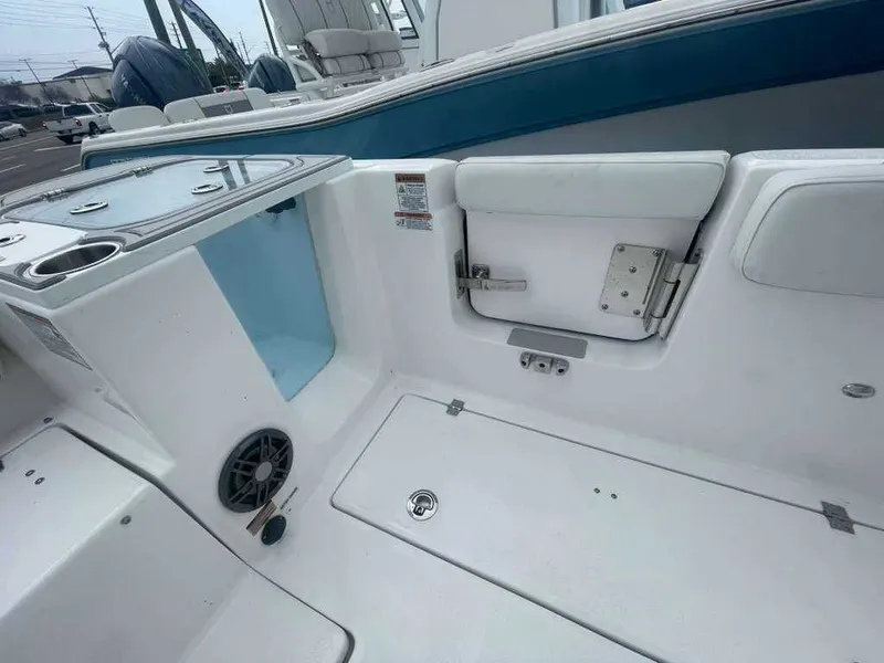 Slide: The Image of Sea Fox 268 Commander 2026 - 6