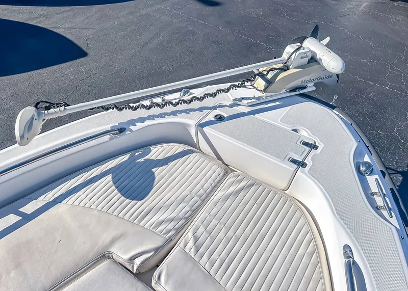 Slide: The Image of Boston Whaler 2012 Boston Whaler 23 Dauntless 2012 - 13