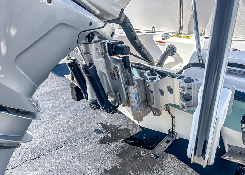 Slide: The Image of Boston Whaler 2012 Boston Whaler 23 Dauntless 2012 - 4