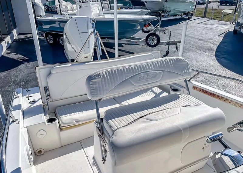 Slide: The Image of Boston Whaler 2012 Boston Whaler 23 Dauntless 2012 - 5