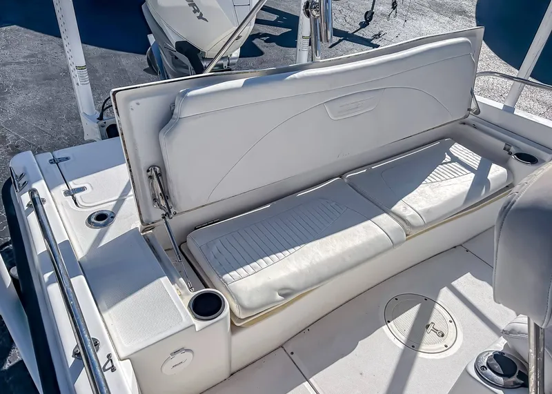Slide: The Image of Boston Whaler 2012 Boston Whaler 23 Dauntless 2012 - 6