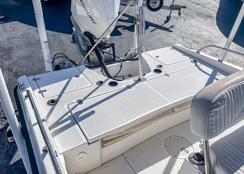 Slide: The Image of Boston Whaler 2012 Boston Whaler 23 Dauntless 2012 - 7