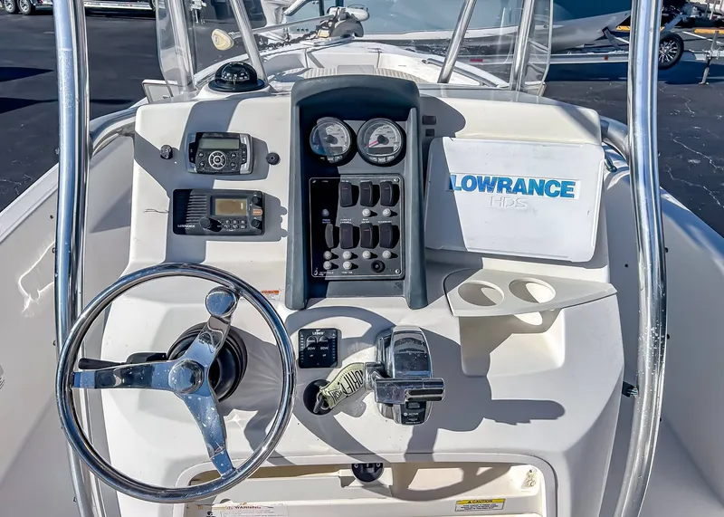 Slide: The Image of Boston Whaler 2012 Boston Whaler 23 Dauntless 2012 - 9