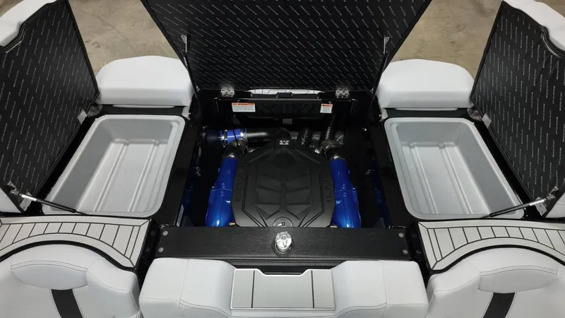 Slide: The Image of MasterCraft XT24 2026 - 100