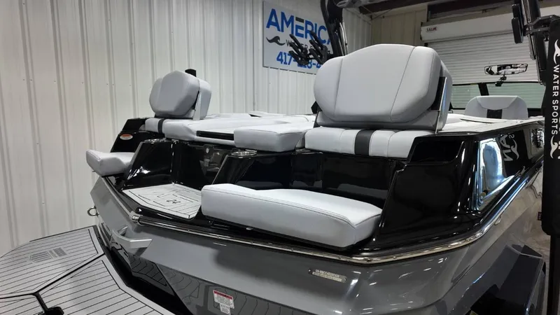 Slide: The Image of MasterCraft XT24 2026 - 103