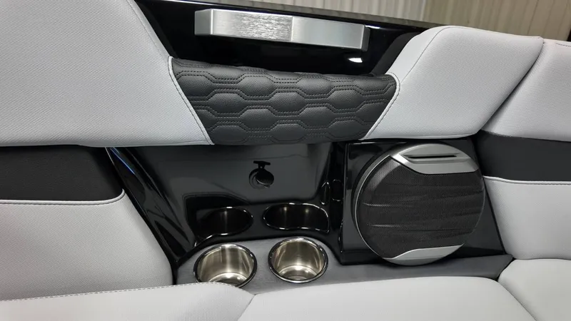 Slide: The Image of MasterCraft XT24 2026 - 24