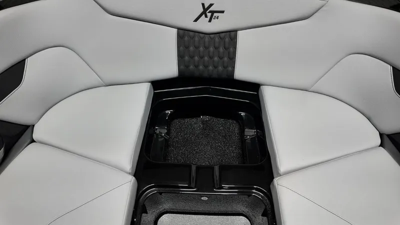 Slide: The Image of MasterCraft XT24 2026 - 30