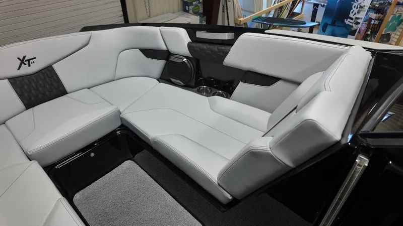 Slide: The Image of MasterCraft XT24 2026 - 33