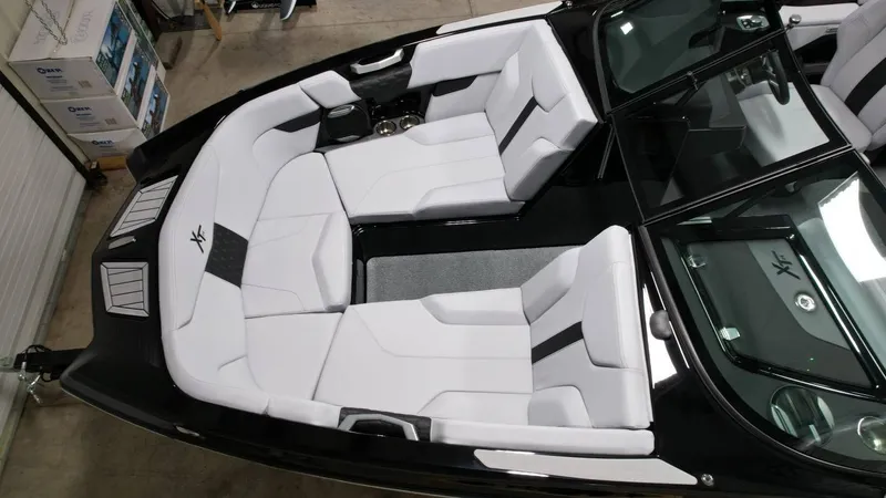 Slide: The Image of MasterCraft XT24 2026 - 35