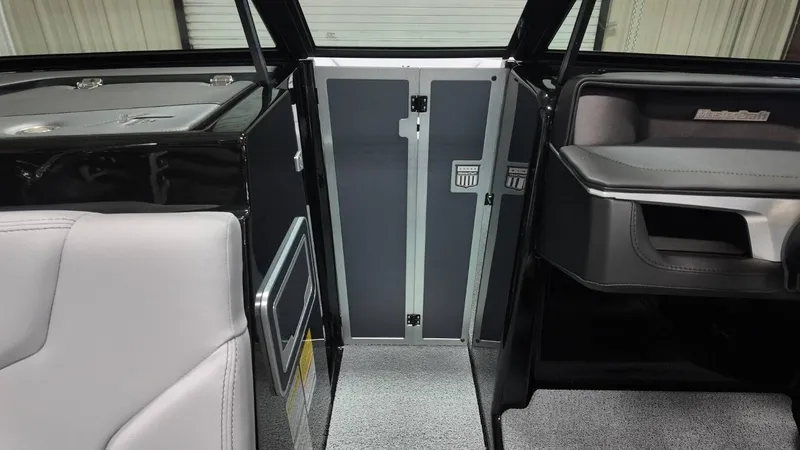 Slide: The Image of MasterCraft XT24 2026 - 39