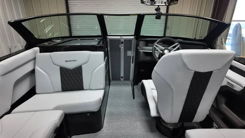 Slide: The Image of MasterCraft XT24 2026 - 40