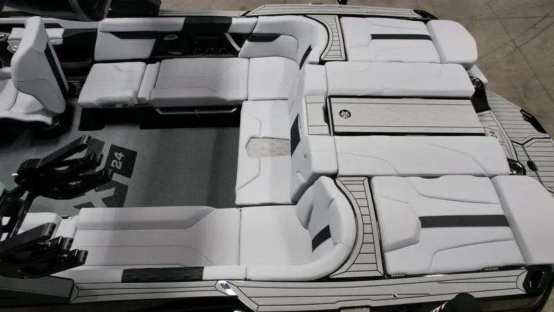 Slide: The Image of MasterCraft XT24 2026 - 78