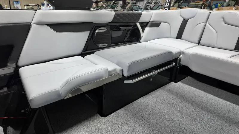 Slide: The Image of MasterCraft XT24 2026 - 80