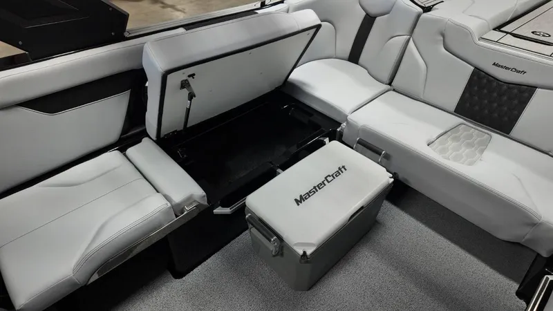 Slide: The Image of MasterCraft XT24 2026 - 83