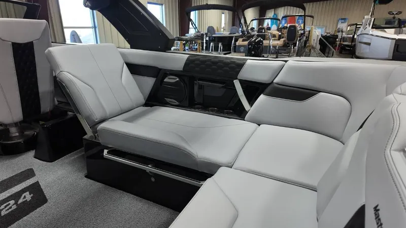 Slide: The Image of MasterCraft XT24 2026 - 85