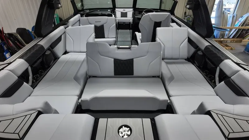 Slide: The Image of MasterCraft XT24 2026 - 89