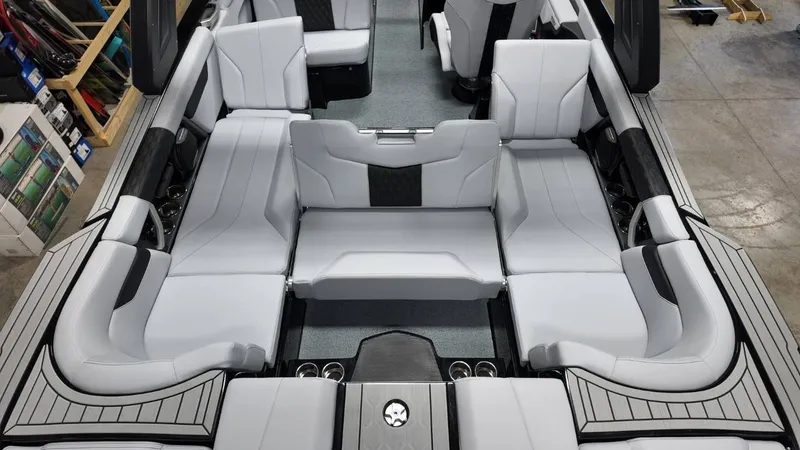 Slide: The Image of MasterCraft XT24 2026 - 90