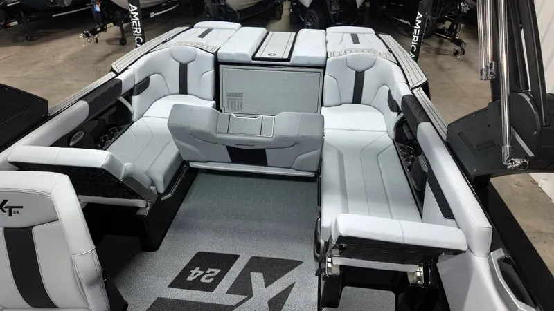 Slide: The Image of MasterCraft XT24 2026 - 91