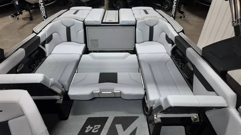 Slide: The Image of MasterCraft XT24 2026 - 92