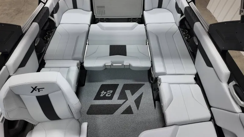 Slide: The Image of MasterCraft XT24 2026 - 94