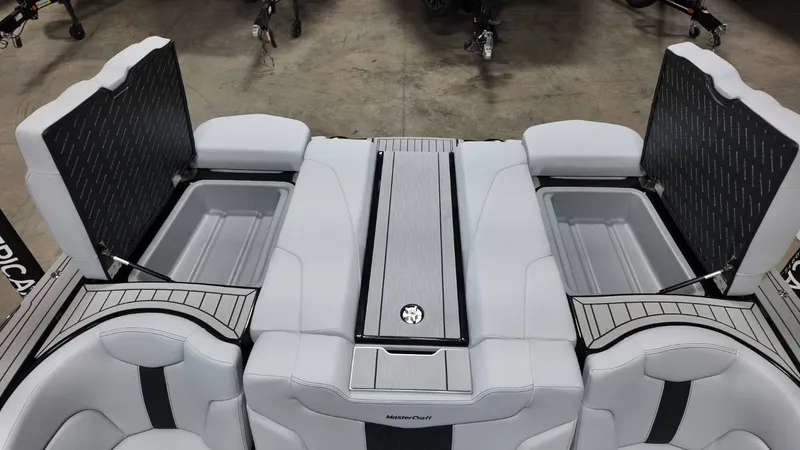 Slide: The Image of MasterCraft XT24 2026 - 98