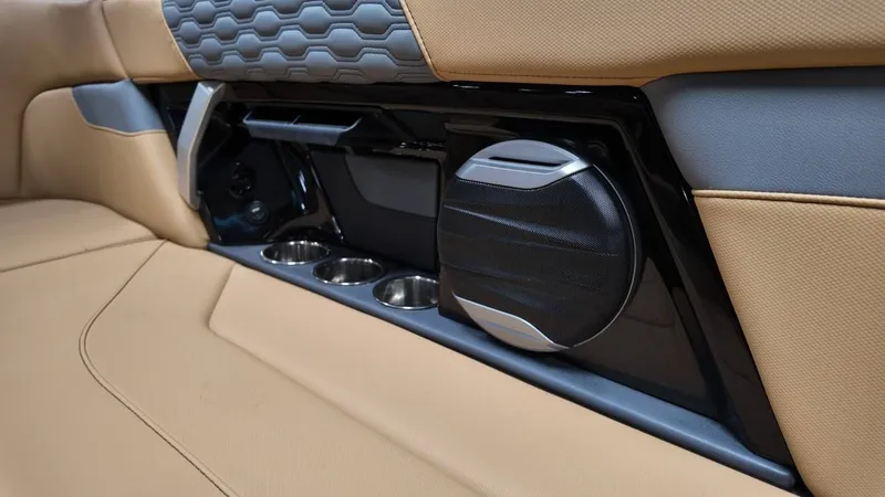 Slide: The Image of MasterCraft XT23 2026 - 51