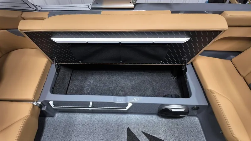 Slide: The Image of MasterCraft XT23 2026 - 53