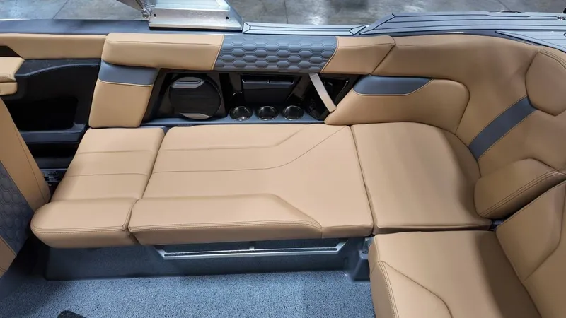 Slide: The Image of MasterCraft XT23 2026 - 54