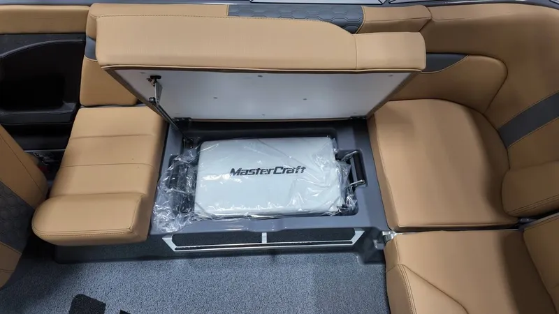 Slide: The Image of MasterCraft XT23 2026 - 55