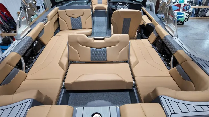 Slide: The Image of MasterCraft XT23 2026 - 65