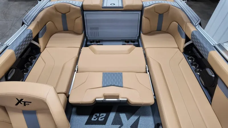 Slide: The Image of MasterCraft XT23 2026 - 67