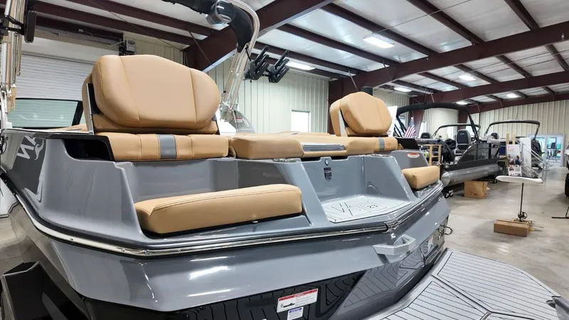 Slide: The Image of MasterCraft XT23 2026 - 75