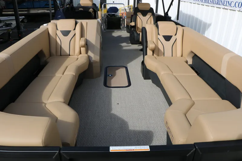 Slide: The Image of Evotti 725QL Tri Toon 2026 - 28