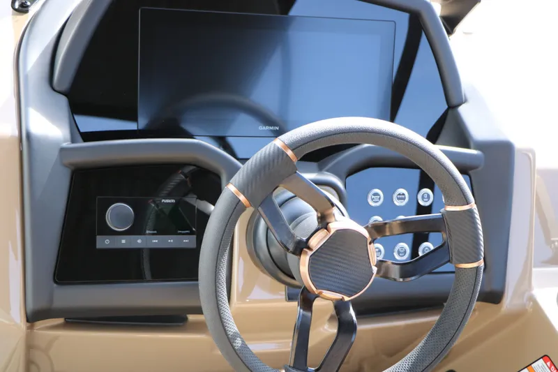 Slide: The Image of Evotti 725QL Tri Toon 2026 - 41