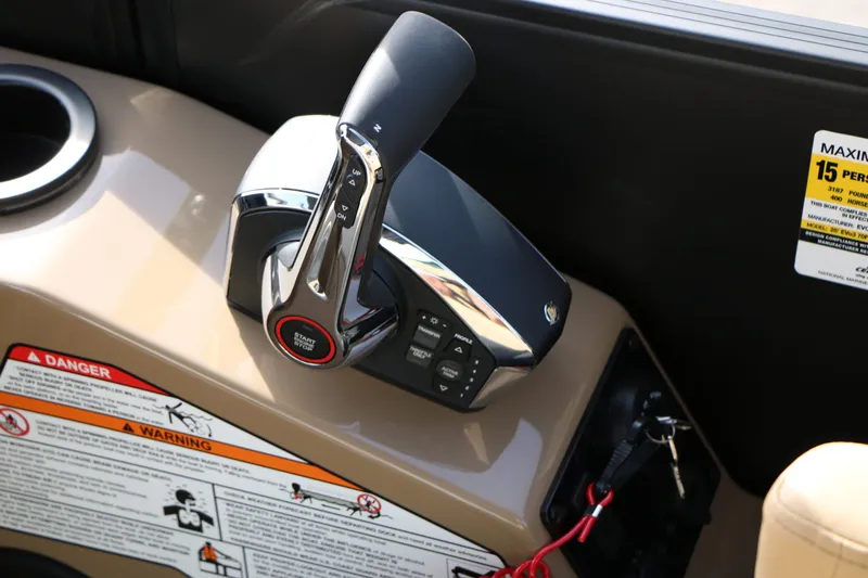 Slide: The Image of Evotti 725QL Tri Toon 2026 - 52