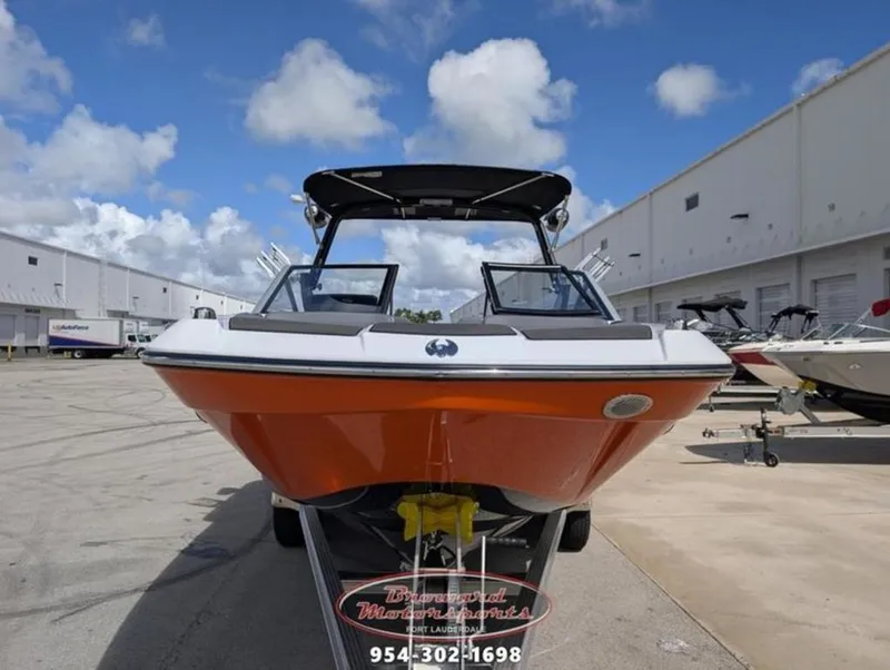 Slide: The Image of Scarab 235 LX Wake 2026 - 2