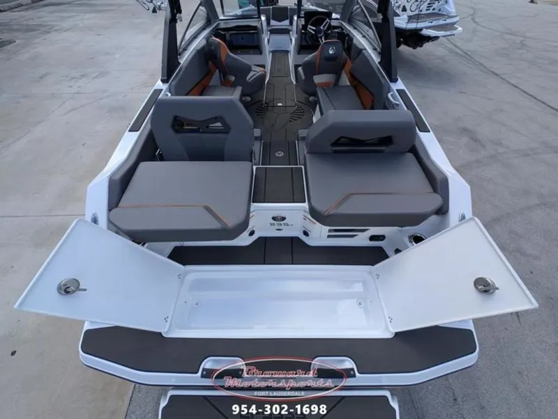Slide: The Image of Scarab 235 LX Wake 2026 - 8