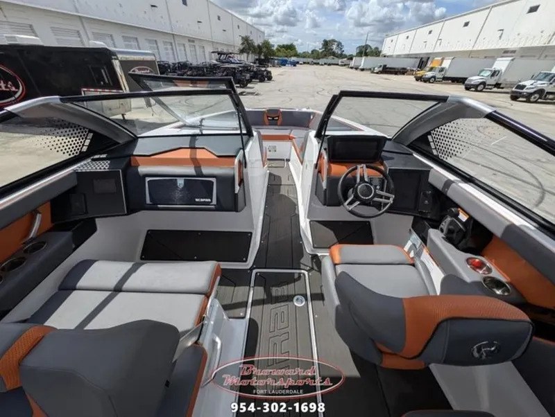 Slide: The Image of Scarab 285 LX Wake 2026 - 13