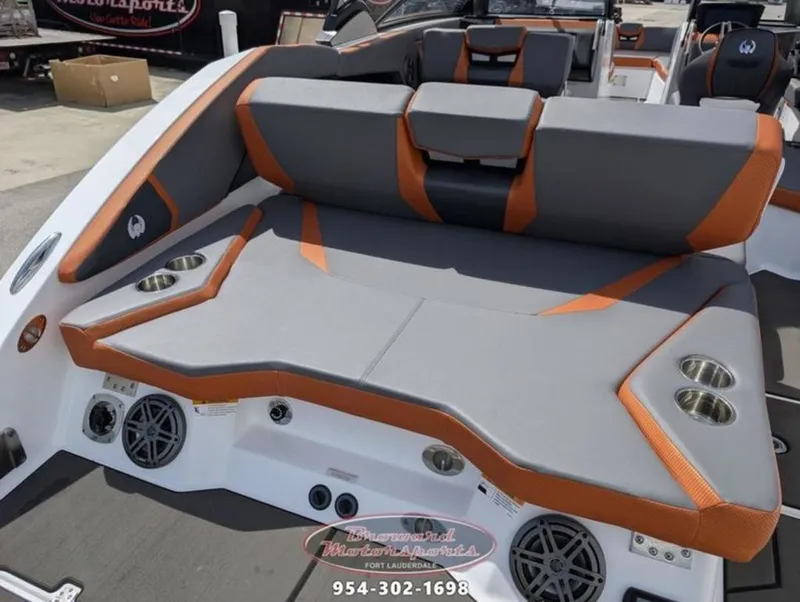 Slide: The Image of Scarab 285 LX Wake 2026 - 15