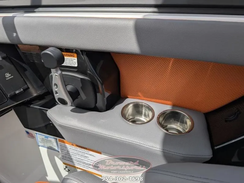 Slide: The Image of Scarab 285 LX Wake 2026 - 25