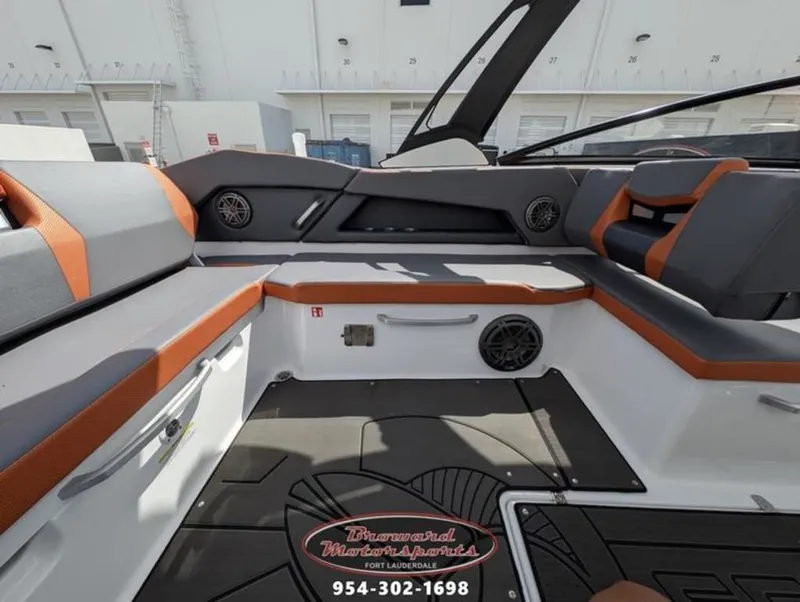 Slide: The Image of Scarab 285 LX Wake 2026 - 27