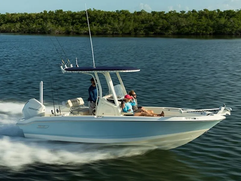 Slide: The Image of Boston Whaler 220 Dauntless 2026 - 0