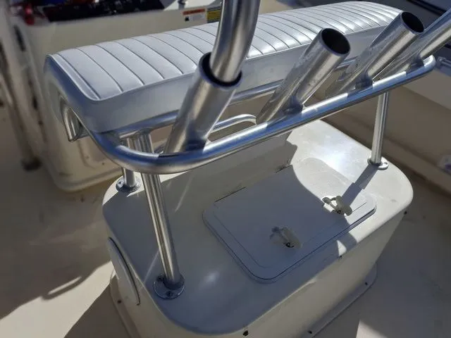 Slide: The Image of Parker Marine 21SE Center Console 2012 - 7